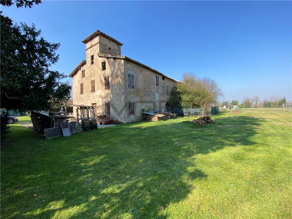 Edificio B - Rustico da Ristrutturare 720mq